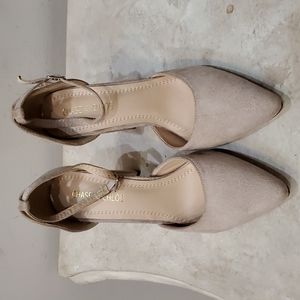 "Chasr & Chloe" - Shoes
